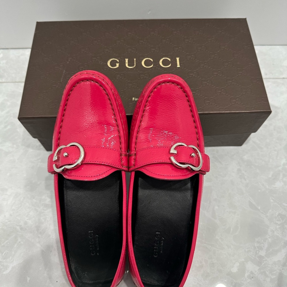 Gucci Women's Vibrant Pink Loafers